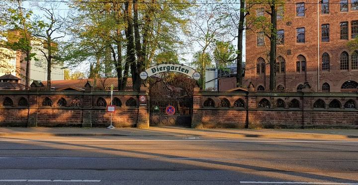 Hoepfner Burghof Brauereiausschank - Restaurant