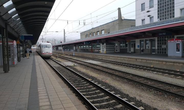 HAUPTbahnhof